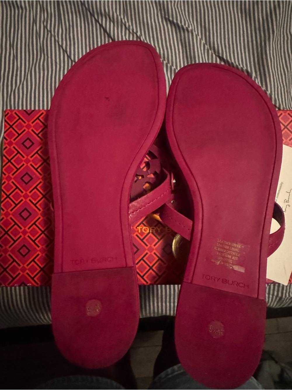 Tory Burch Fuchsia Leather Miller Sandals RARE- RETIRED - Picture 6 of 6